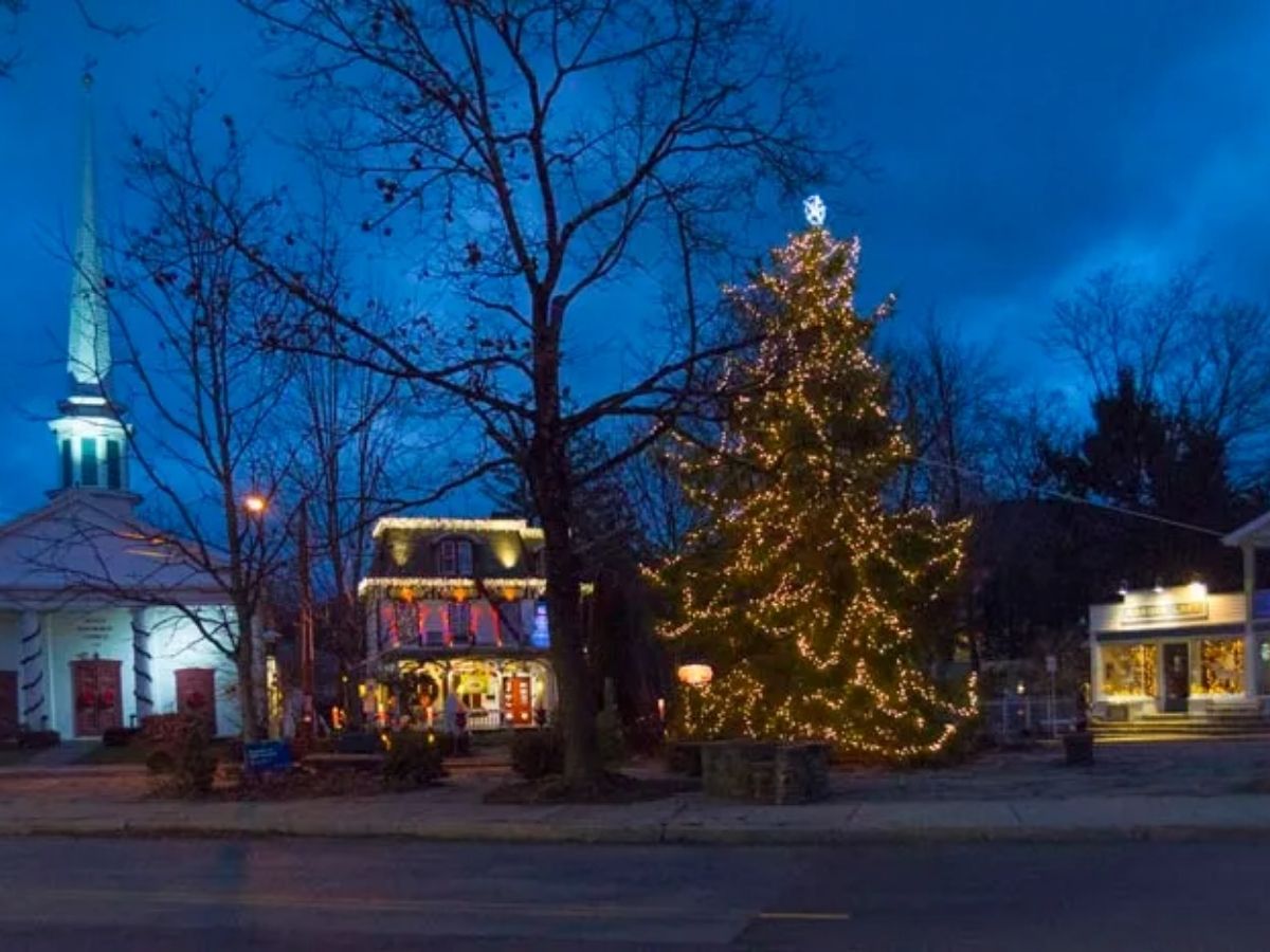 Christmas Eve on the Green