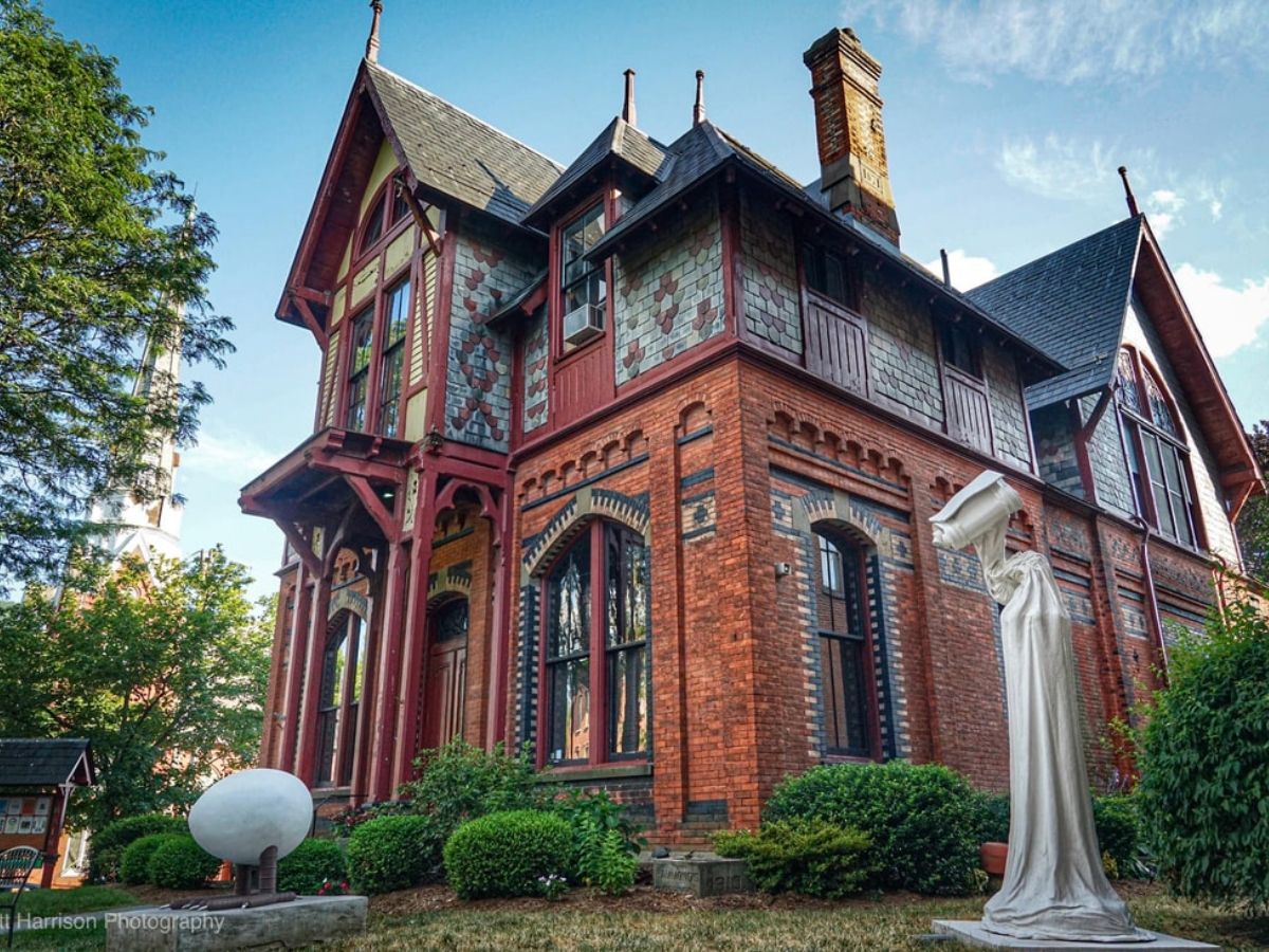 Howland Cultural Center